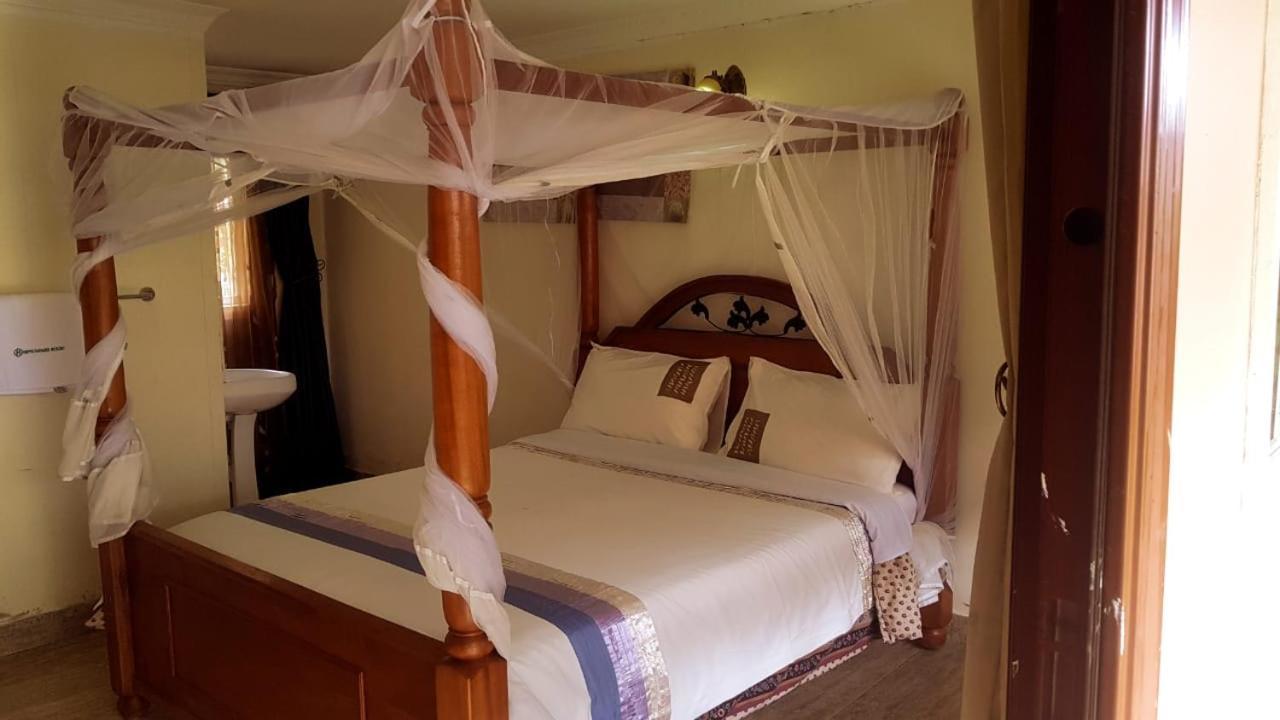 Hippo Safaris Resort Naivasha Exterior photo